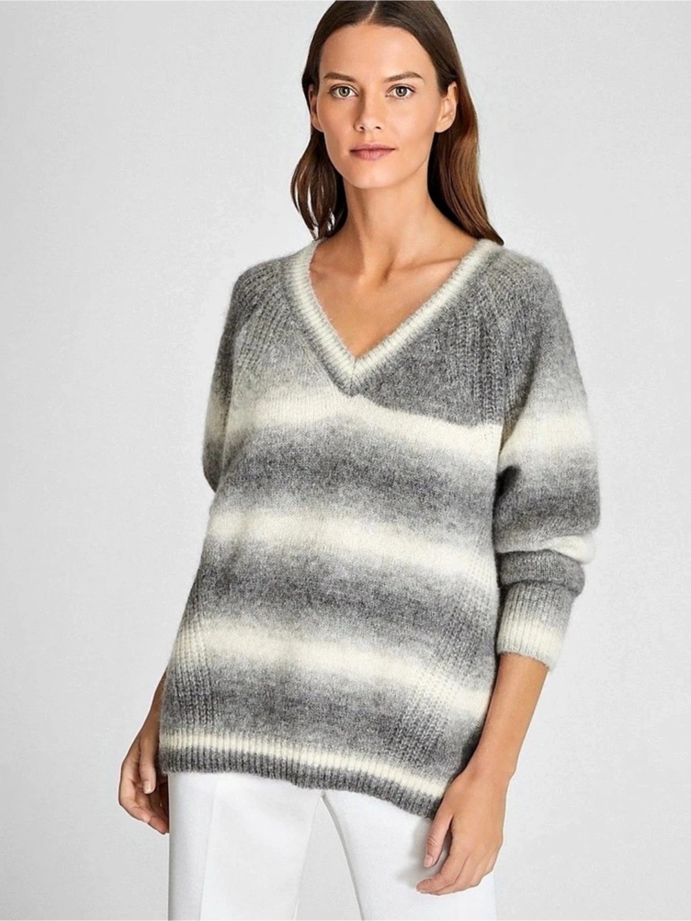 Club Monaco Striped V-Neck Sweater in Gray & Cream XL Like New